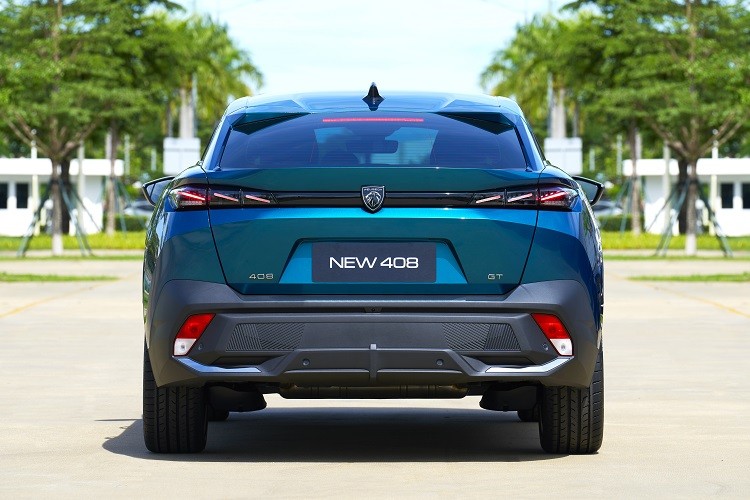 peugoet-408-11.jpg