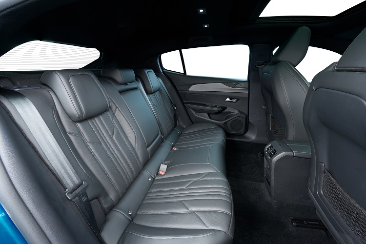 peugoet-408-18.jpg