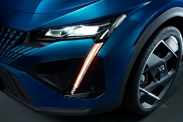 peugoet-408-3.jpg
